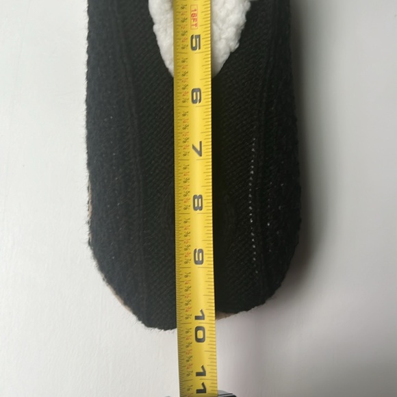 Mixit Black NWT Slipper Socks with Non Skid Bottoms - Picture 6 of 8
